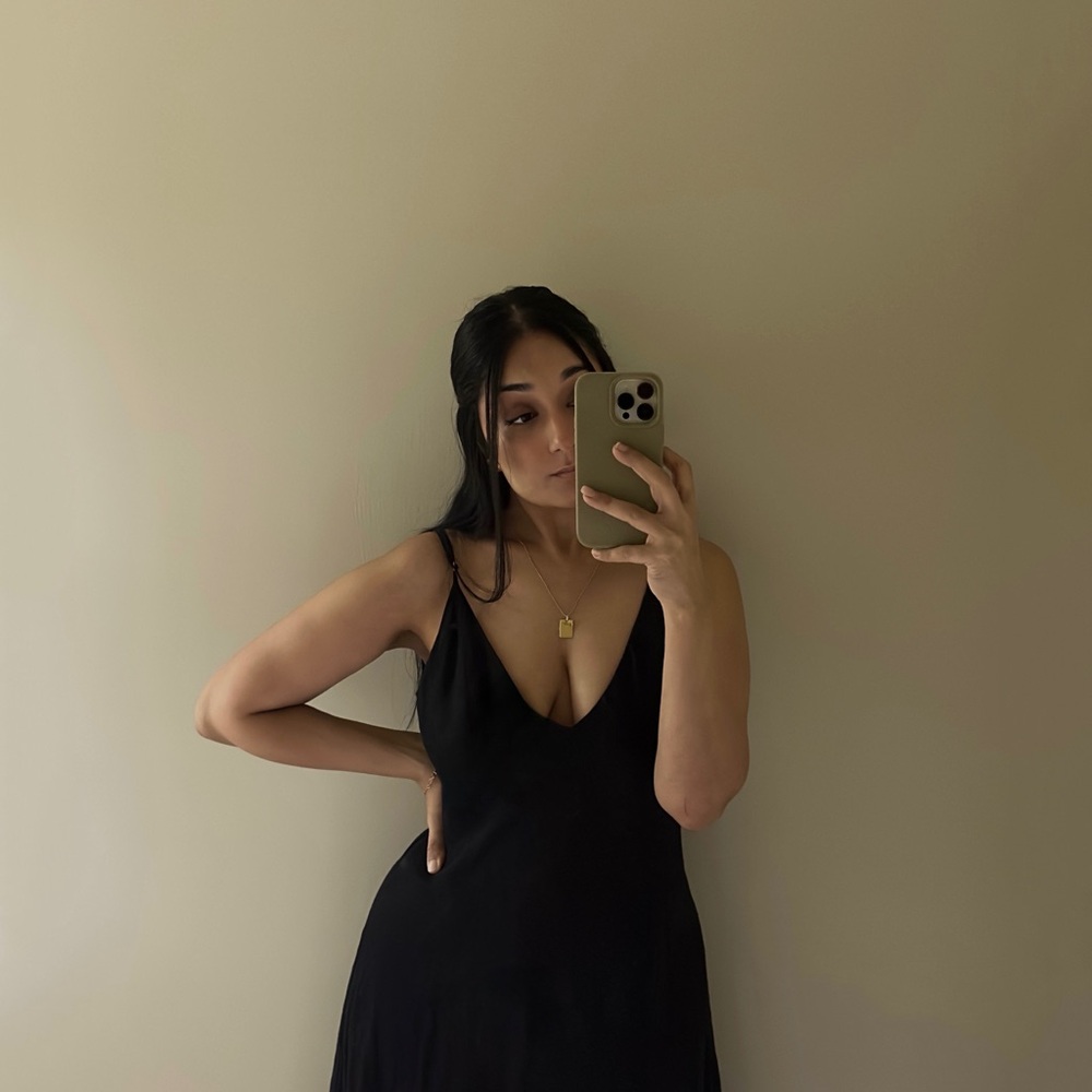 DISSH Elegant Black Single Strap Dress